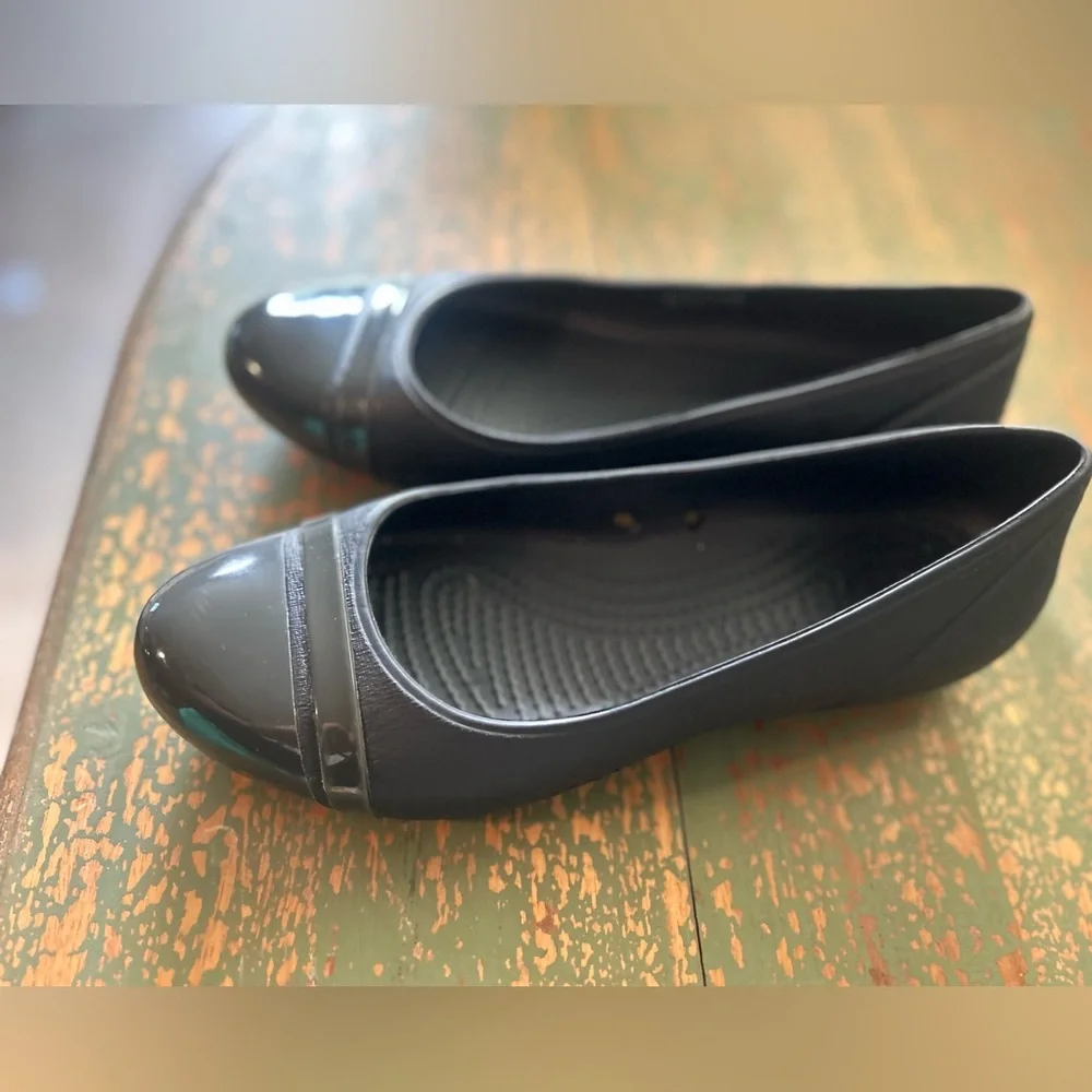 CROCS Women’s flat Shoes / Dark gray / Size 6 - Picture 1 of 4